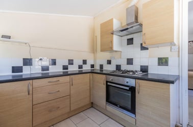Mackintosh Place, Plasnewydd, Cardiff - Image 3